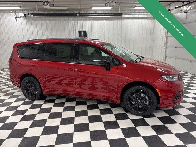 2026 Chrysler Pacifica Select AWD's photo