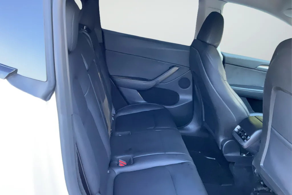 Used 2024 White Tesla Long Range image 18