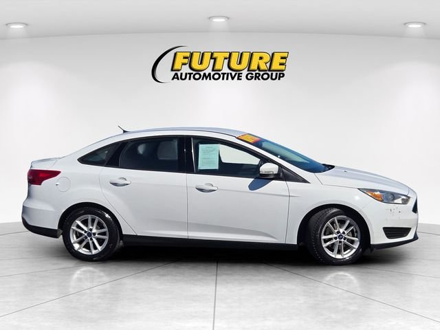 Used 2016 White Ford SE image 3