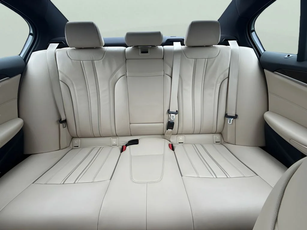 Used 2019 Gray BMW 540i xDrive image 7