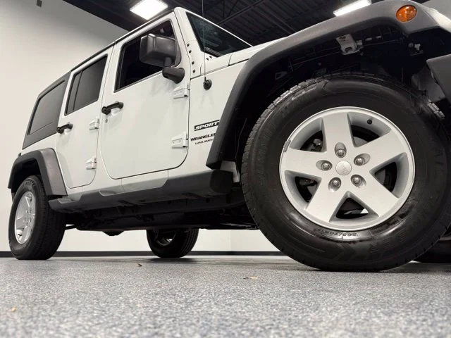 Used 2018 White Jeep Unlimited Sport image 2