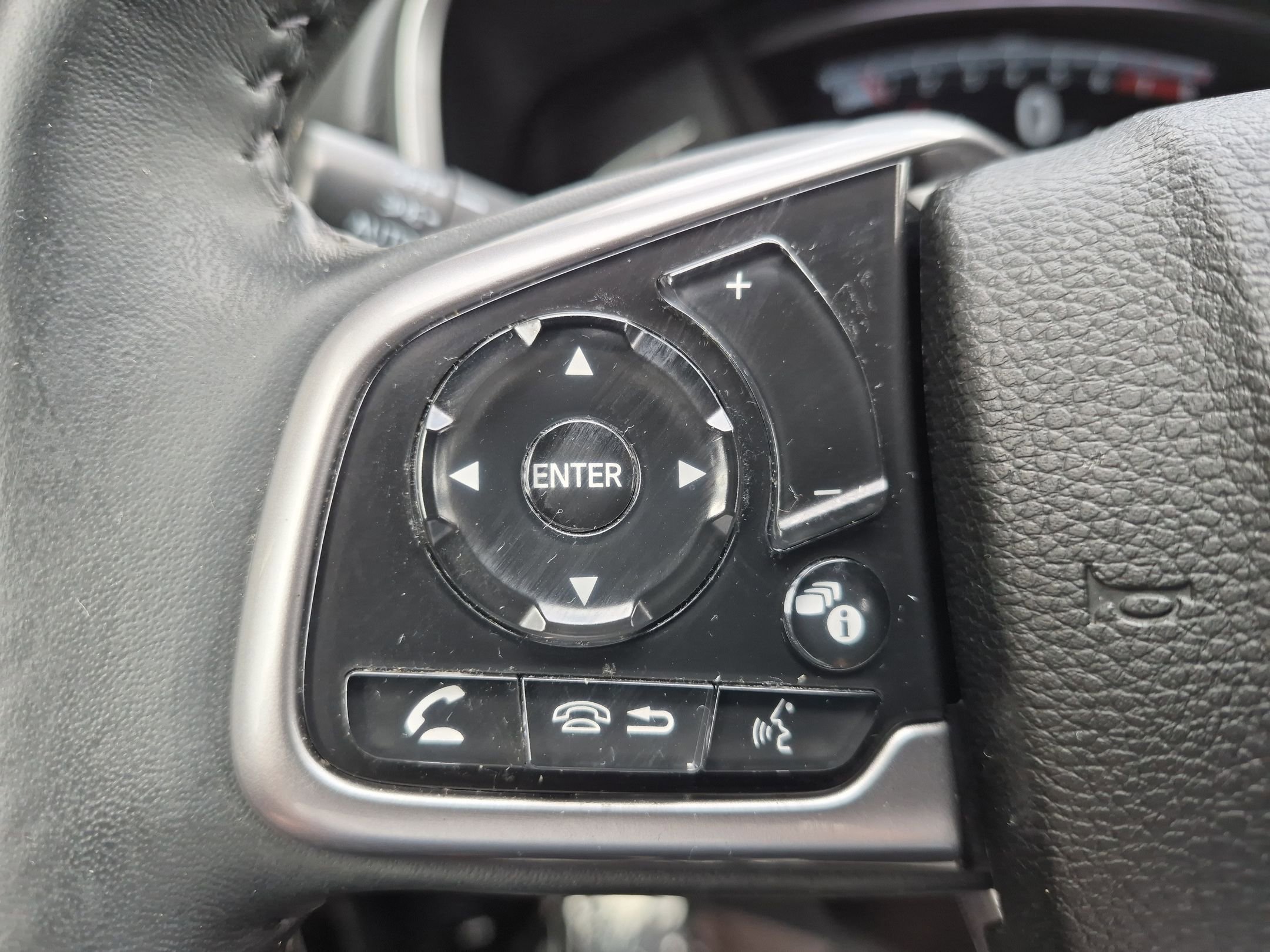 Used 2020 Platinum White Pearl Honda EX-L AWD image 15