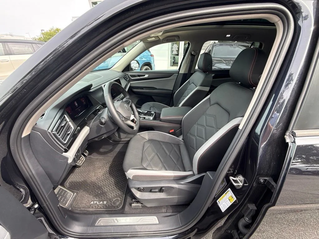 Used 2026 Deep Black Volkswagen 2.0T Peak Edition image 11