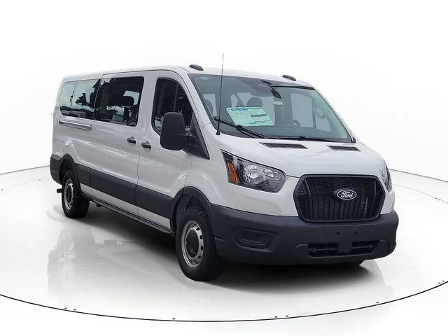 New 2026 Oxford White Ford XL image 3