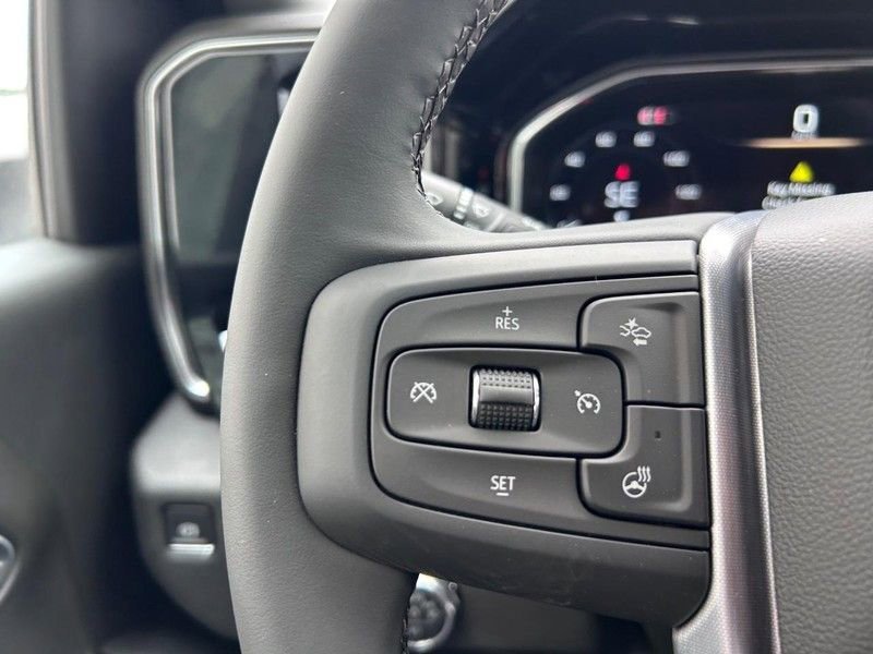 2025 GMC Sierra 2500HD SLT - Photo 9
