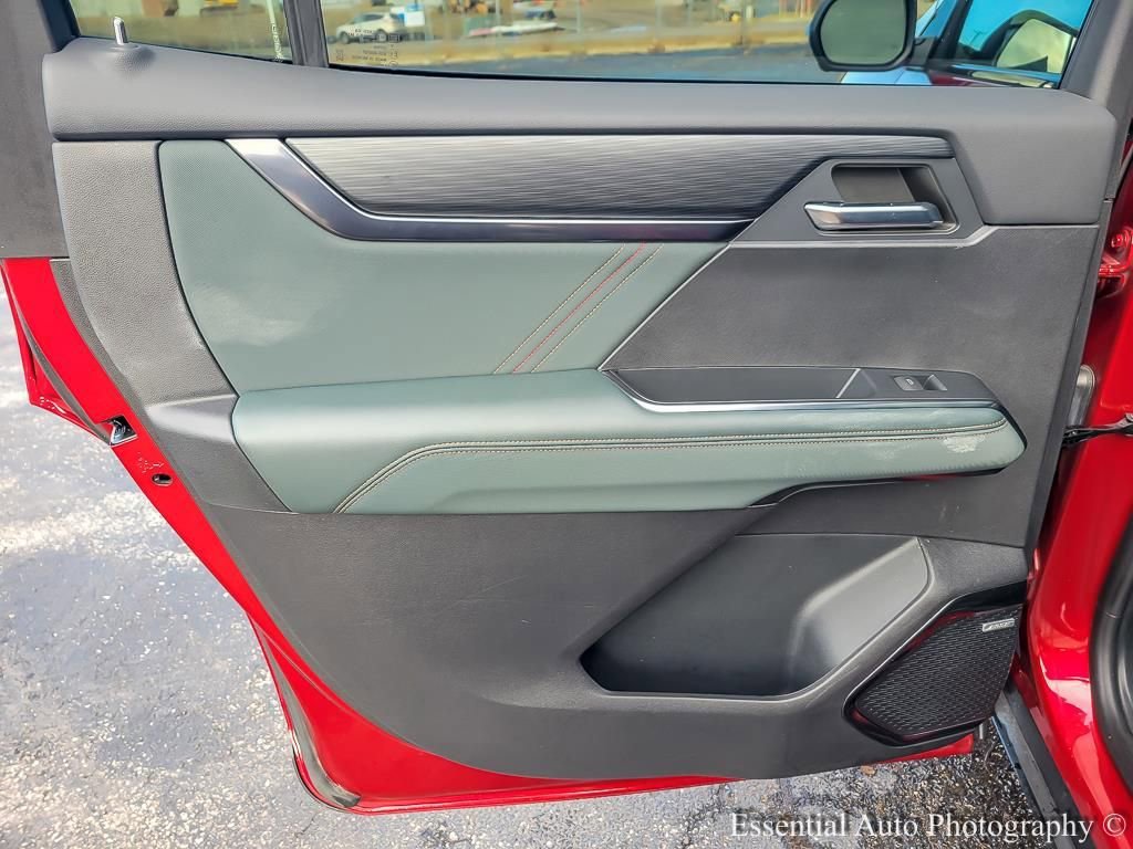 2024 GMC ACADIA - Image 19