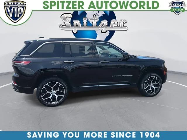 Used 2022 Diamond Black Jeep Summit Reserve image 10