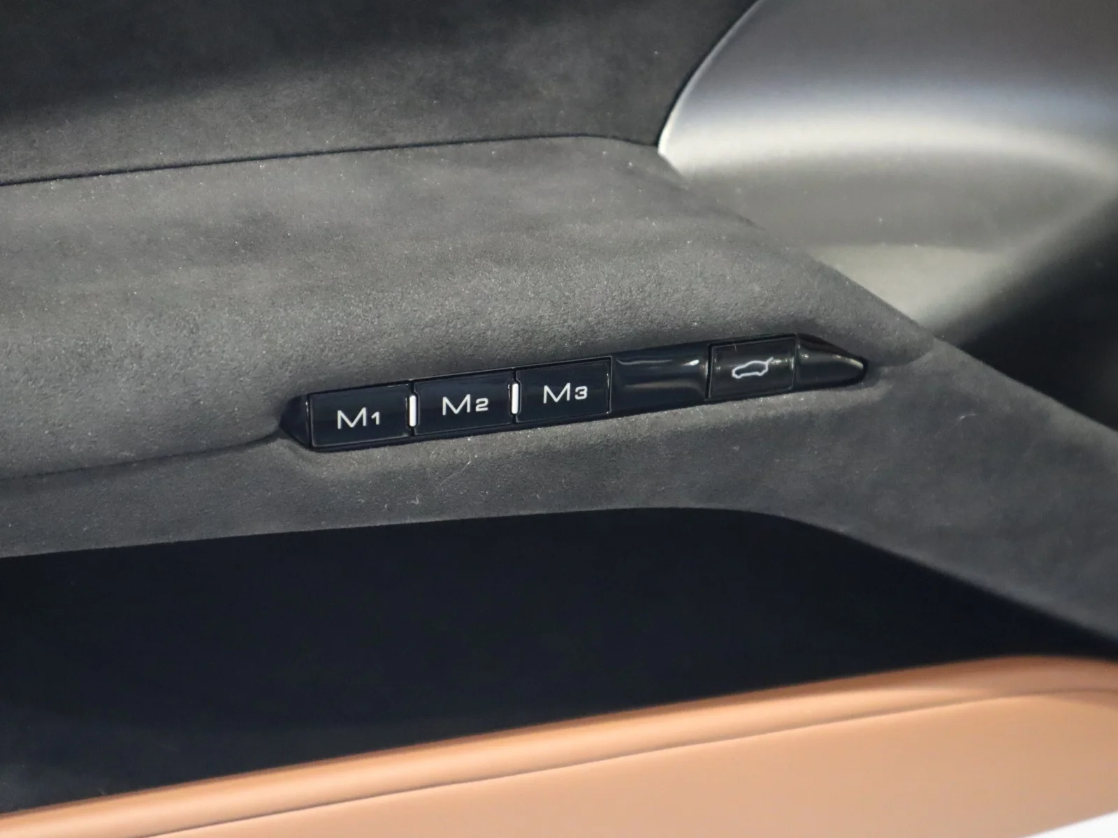 Used 2026 Grigio Silverstone Ferrari Spider image 22