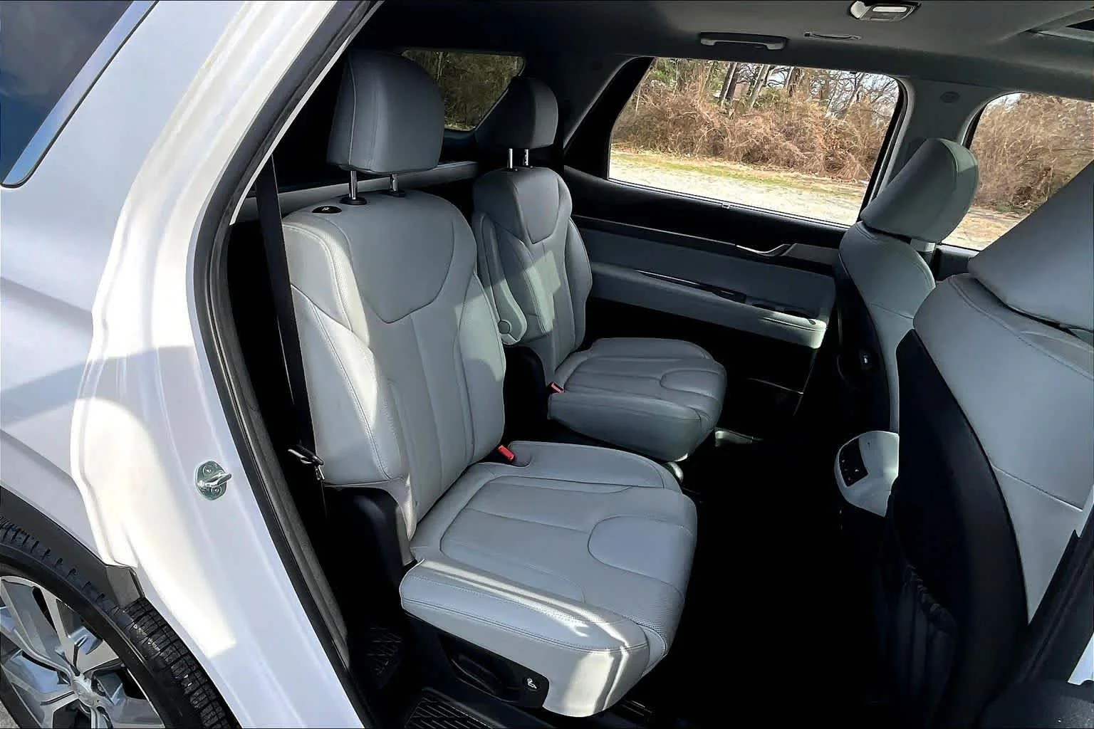 Used 2020 Hyper White Hyundai SEL image 21
