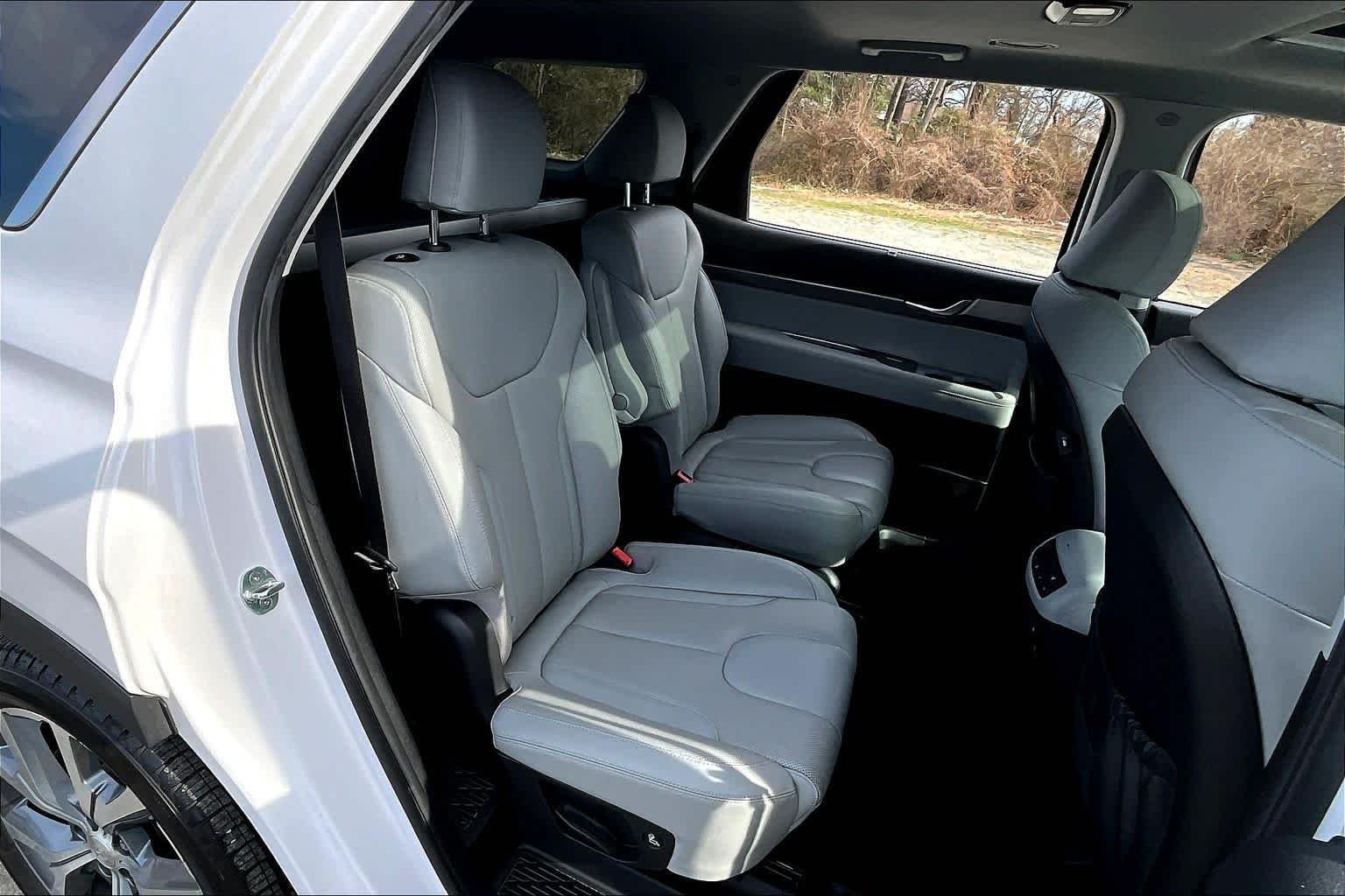Used 2020 Hyper White Hyundai SEL image 21