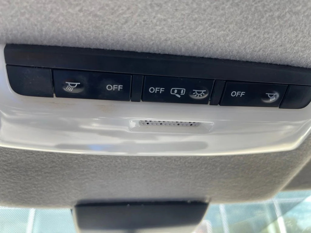 Used 2020 Gray Nissan S image 19