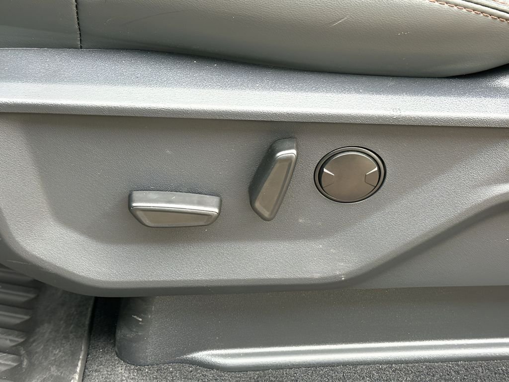 New 2025 Agate Black Metallic Ford Active image 28