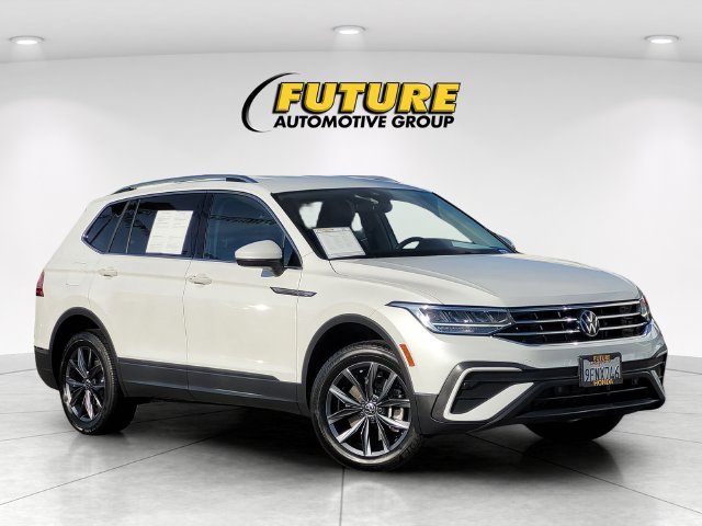 Used 2023 White Volkswagen 2.0T SE image 1