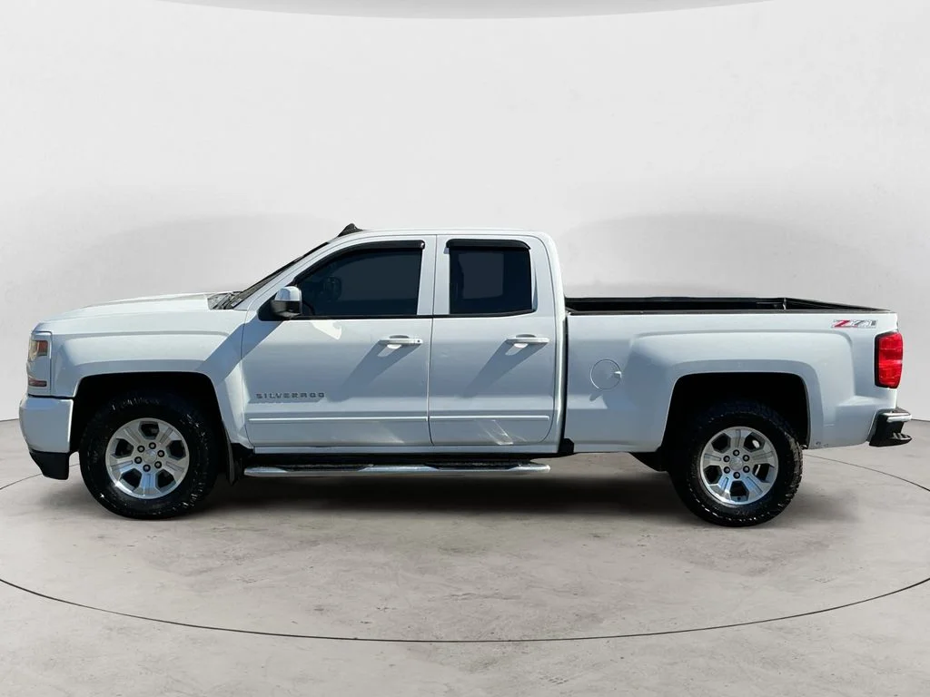 Used 2016 White Chevrolet LT image 8