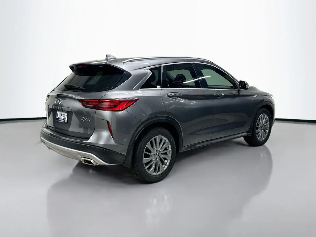 Certified Used 2023 Graphite Shadow INFINITI LUXE image 9