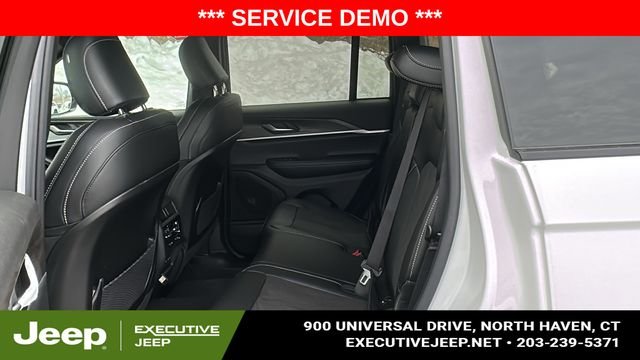 New 2026 Bright White Clear-Coat Exterior Paint Jeep Altitude image 22