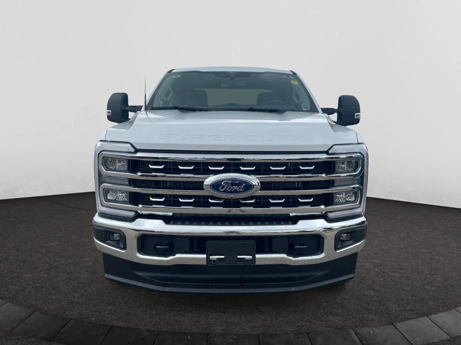 New 2026 Oxford White Ford XLT image 8