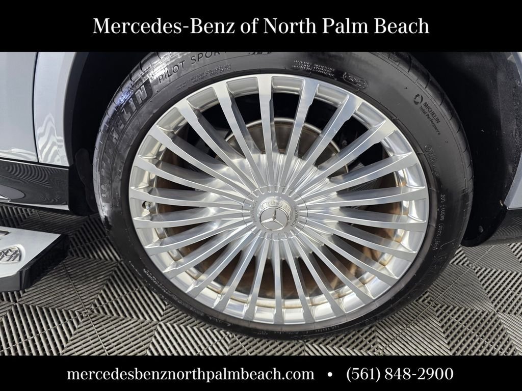 Used 2022 White Mercedes-Benz Maybach GLS 600 image 19