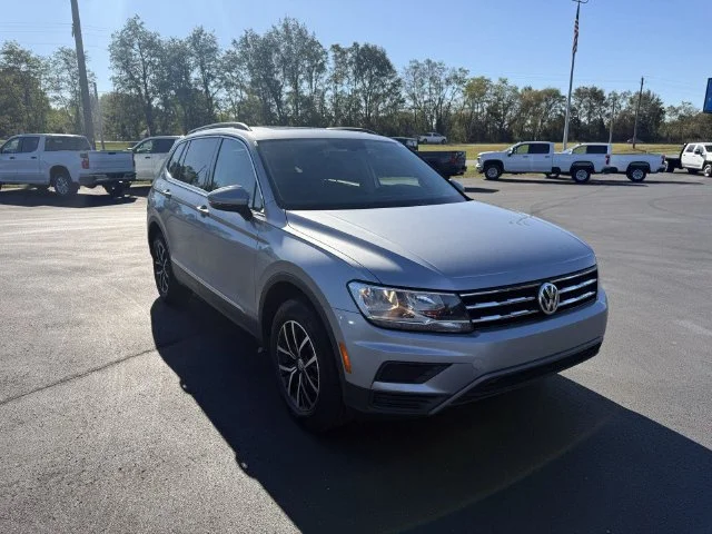 Used 2021 Silver Volkswagen 2.0T SE image 2