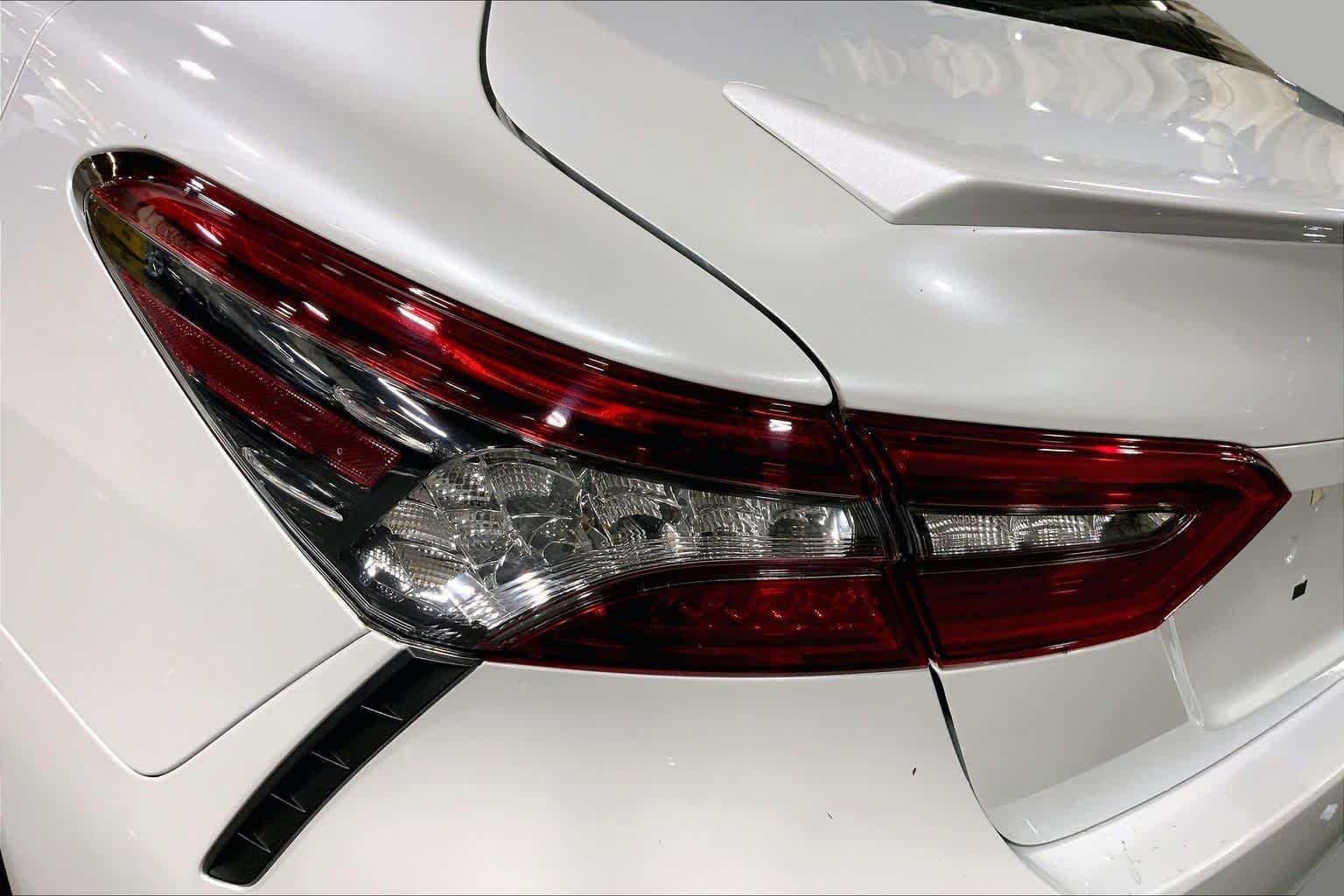 Used 2021 Wind Chill Pearl Toyota XSE image 29
