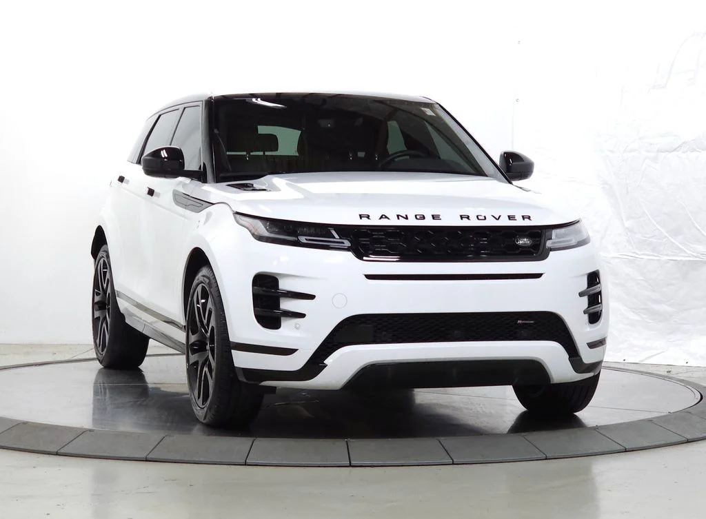 Used 2023 White Land Rover R-Dynamic SE image 9