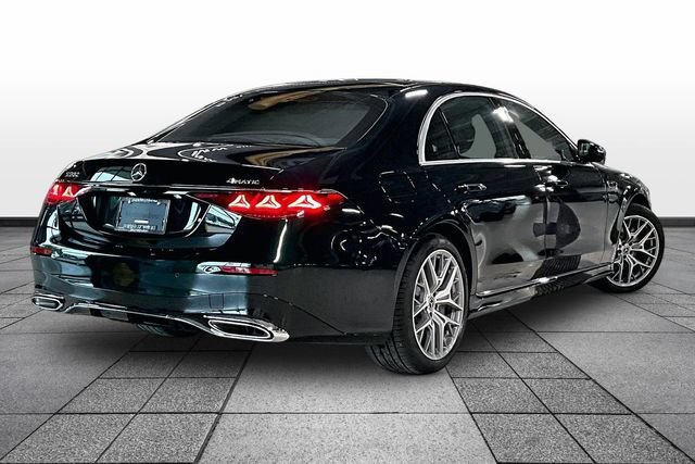 New 2027 Emerald Green Metallic Mercedes-Benz S 580 image 35