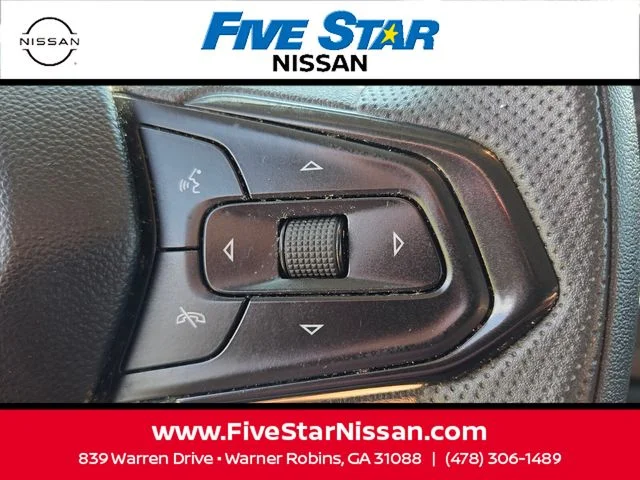 Used 2022 White Chevrolet LT image 28