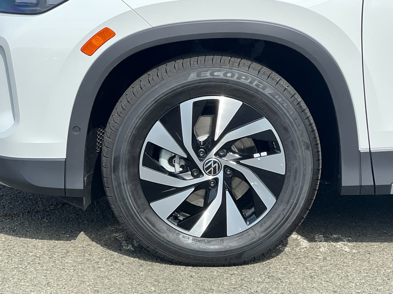 New 2026 Pure White Volkswagen S image 24