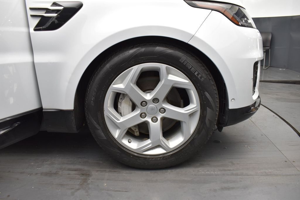 Used 2019 White Land Rover HSE image 5
