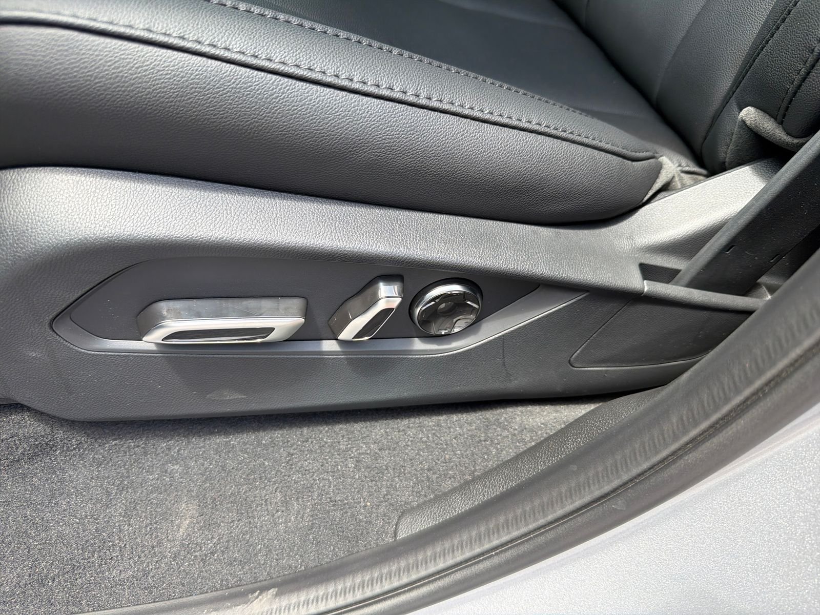 New 2026 Solar Silver Metallic Acura Base image 21