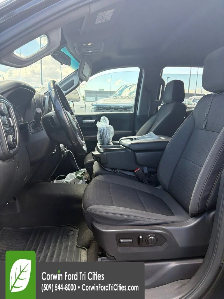 Used 2021 Black Chevrolet LT image 5