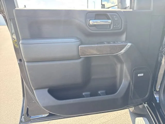 Used 2022 Ebony Twilight Metallic GMC Denali image 12