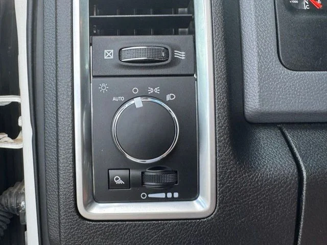 Used 2019 White Ram SLT image 35
