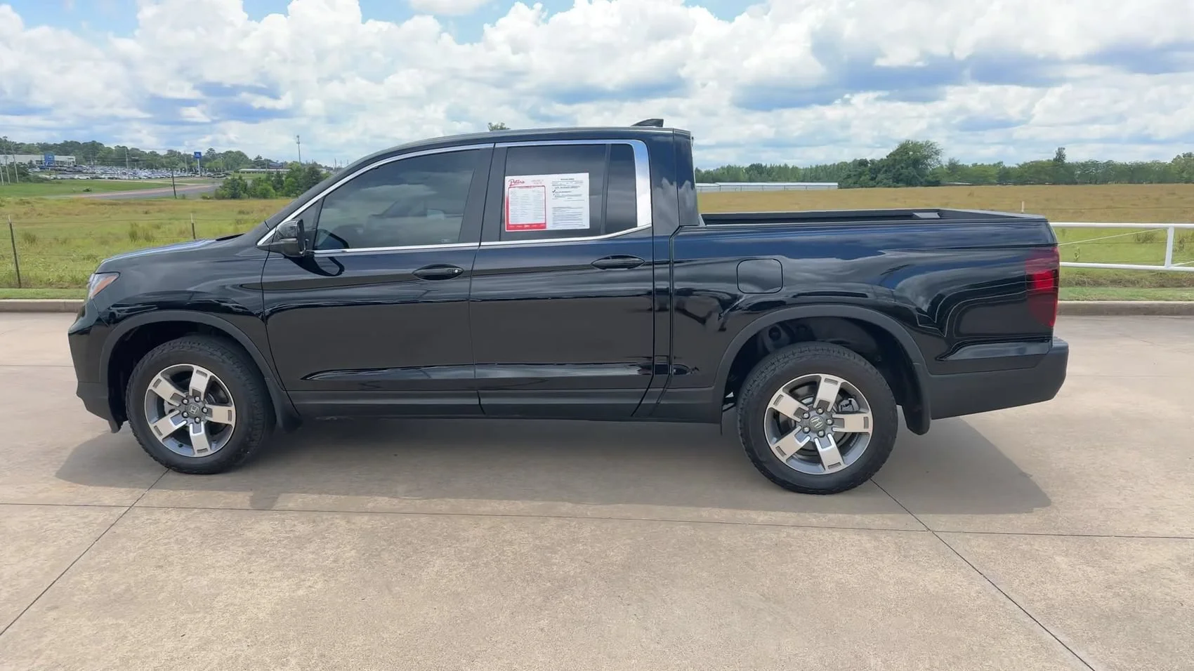 Used 2025 Black Honda RTL image 6