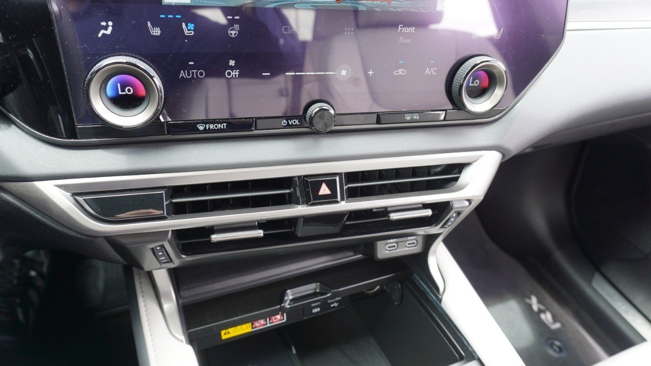Certified Used 2024 Silver Lexus RX 350 Premium image 18