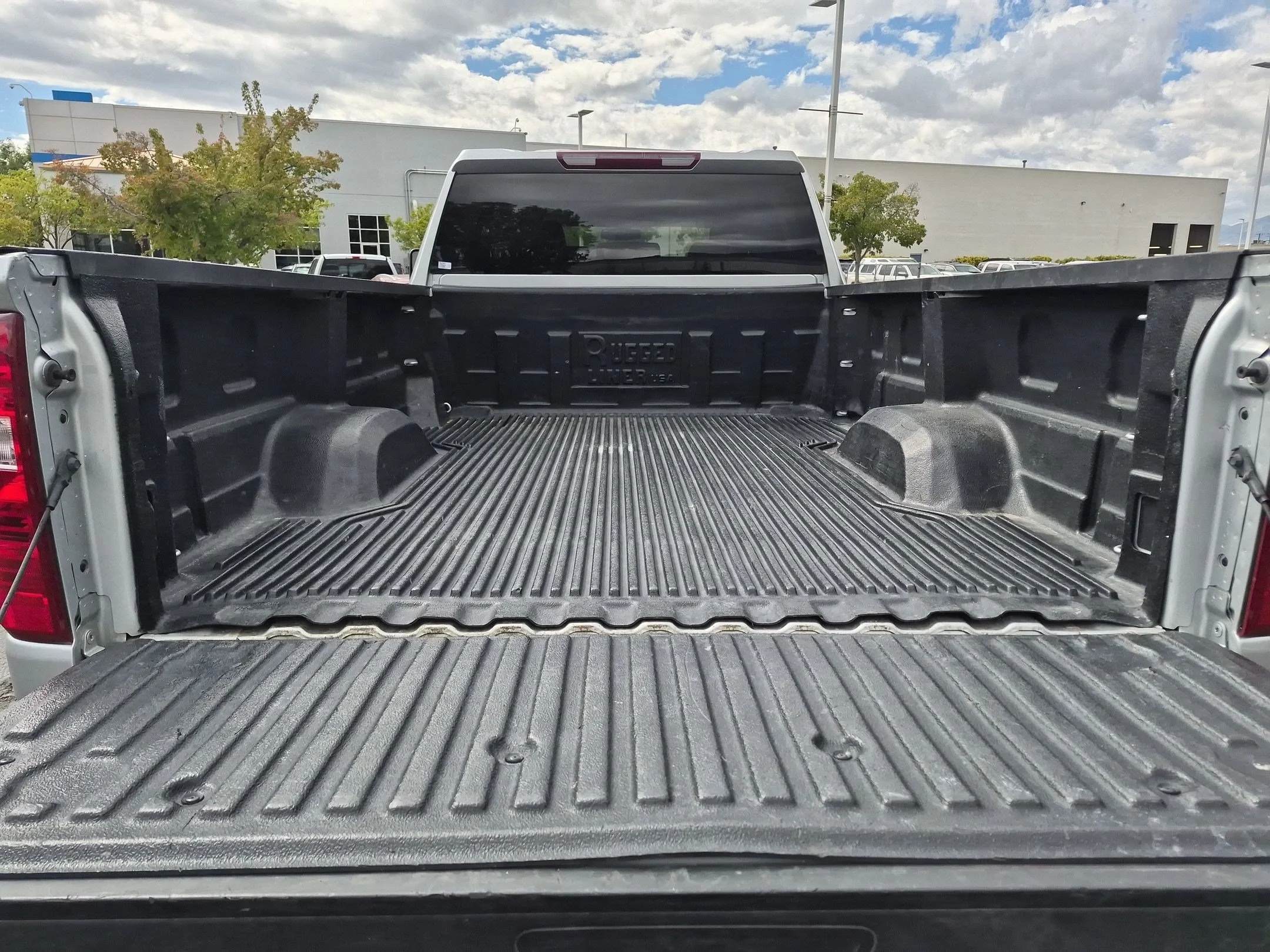 Used 2023 Silver Ice Metallic Chevrolet LT image 30