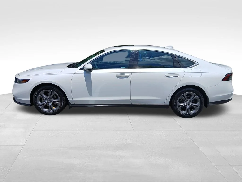 Used 2024 White Honda EX image 2