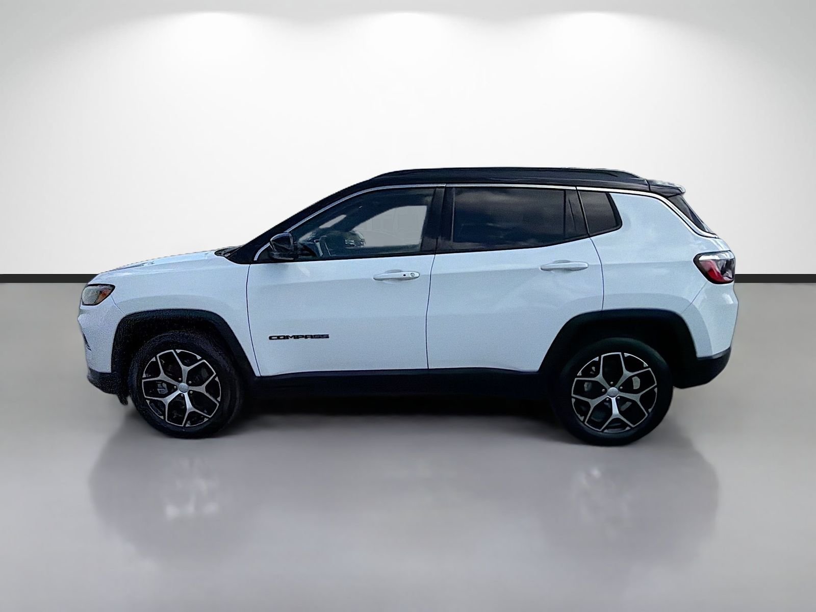 Used 2024 White Jeep Limited image 6
