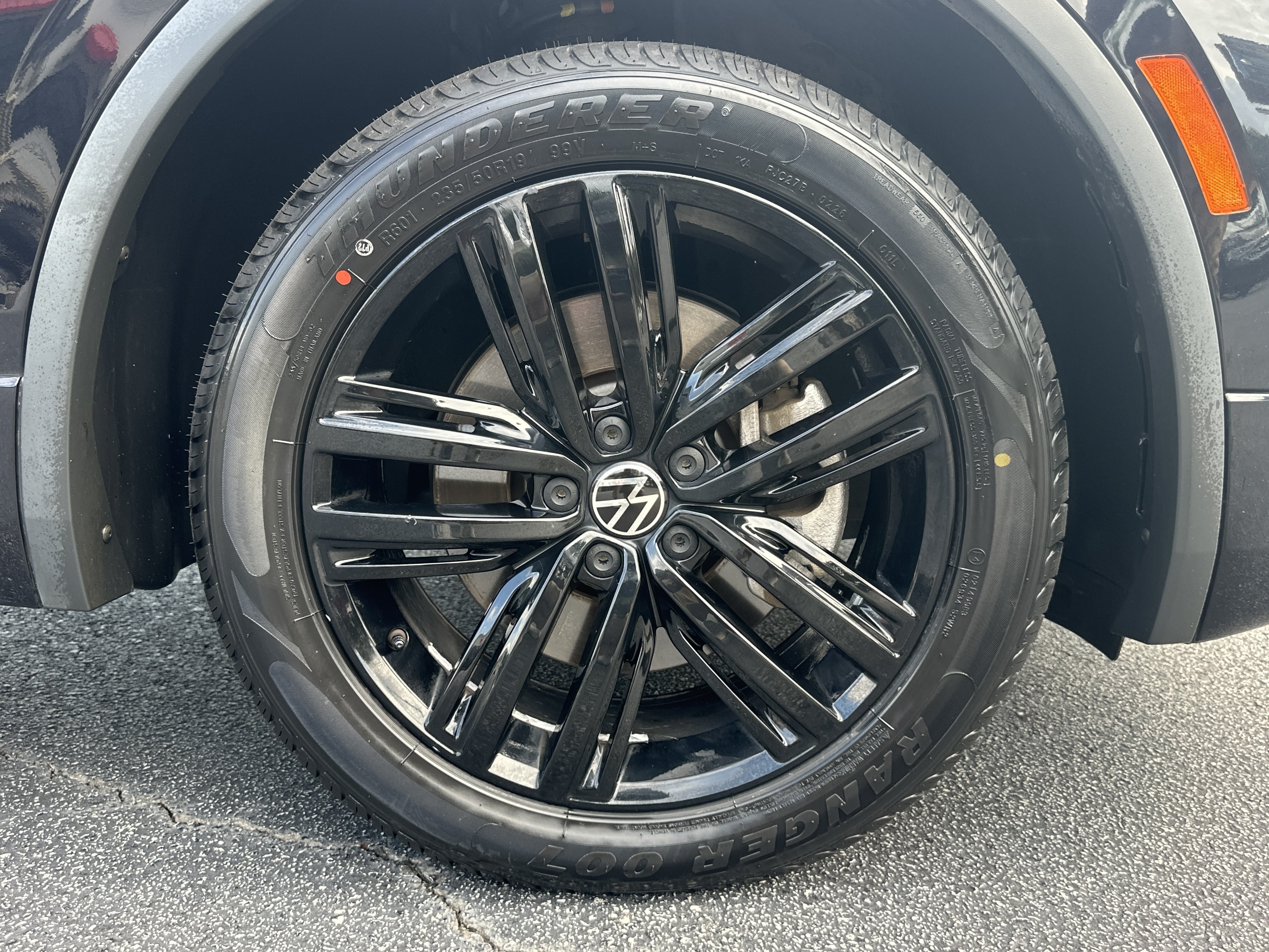 Used 2022  Volkswagen SE R-Line Black image 13