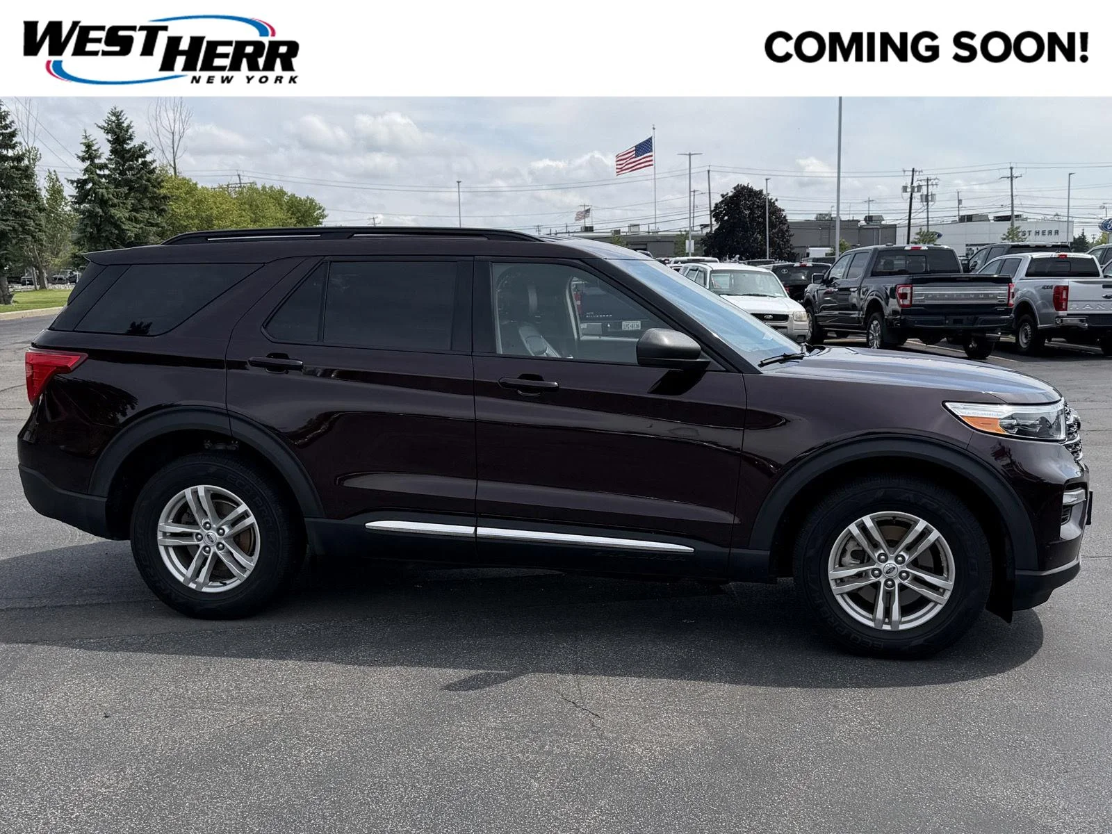 2023 Ford Explorer XLT 4WD's photo
