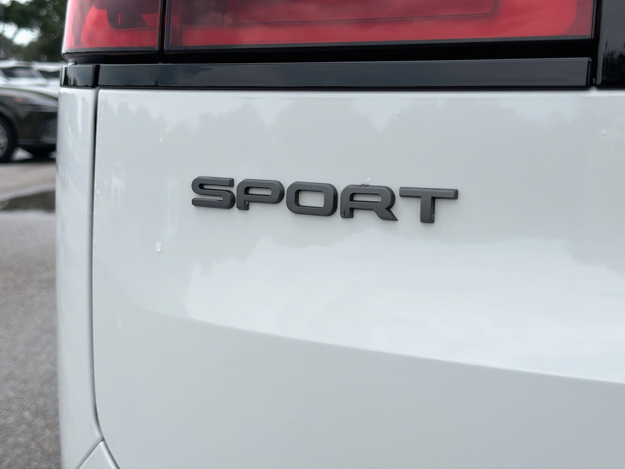 Used 2023 White Land Rover SE image 47