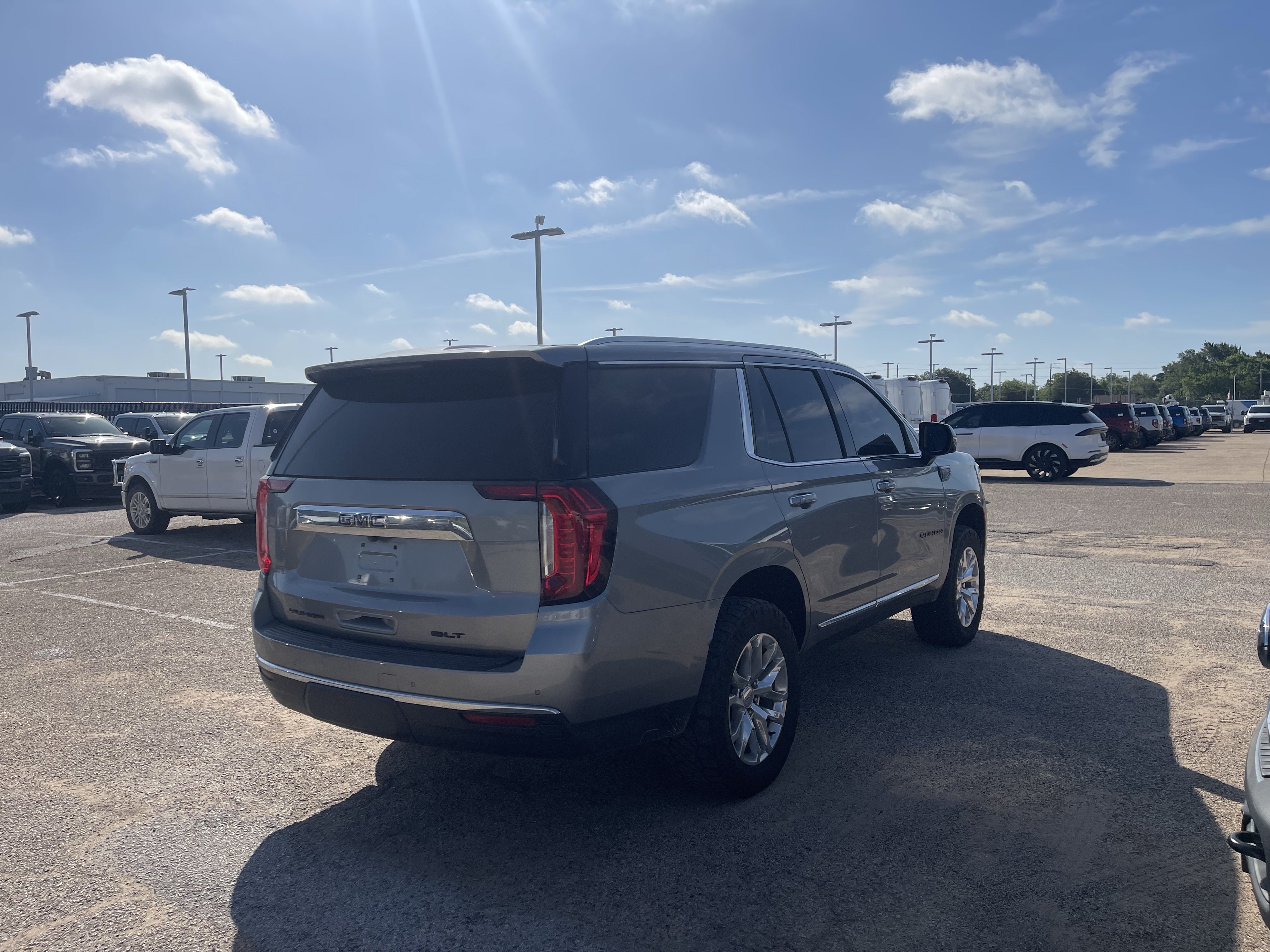Used 2023 Sterling Metallic GMC SLT image 3