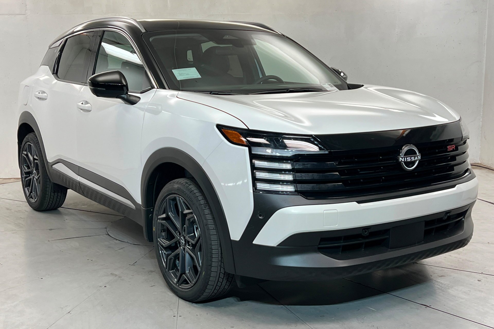 New 2026 Aspen White TriCoat / Super Black Two-tone Nissan SR image 8