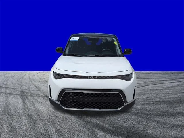 Used 2025 White Kia S image 9