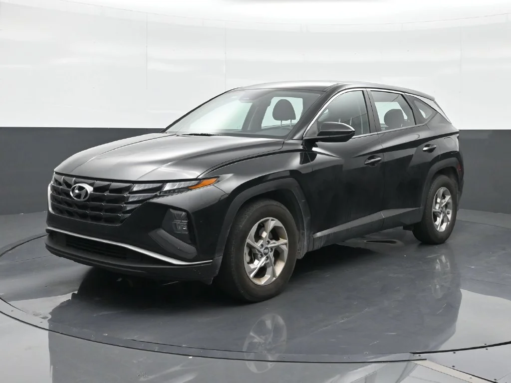 Used 2024 Black Hyundai SE image 1