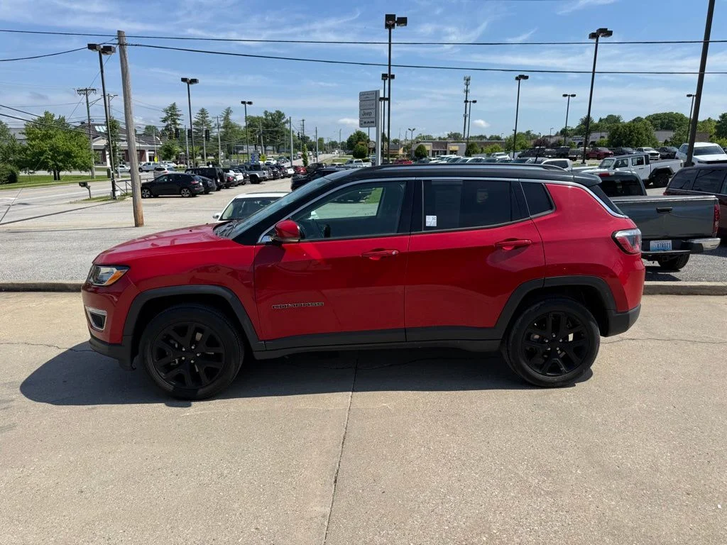 Used 2019 Red Jeep Limited image 9