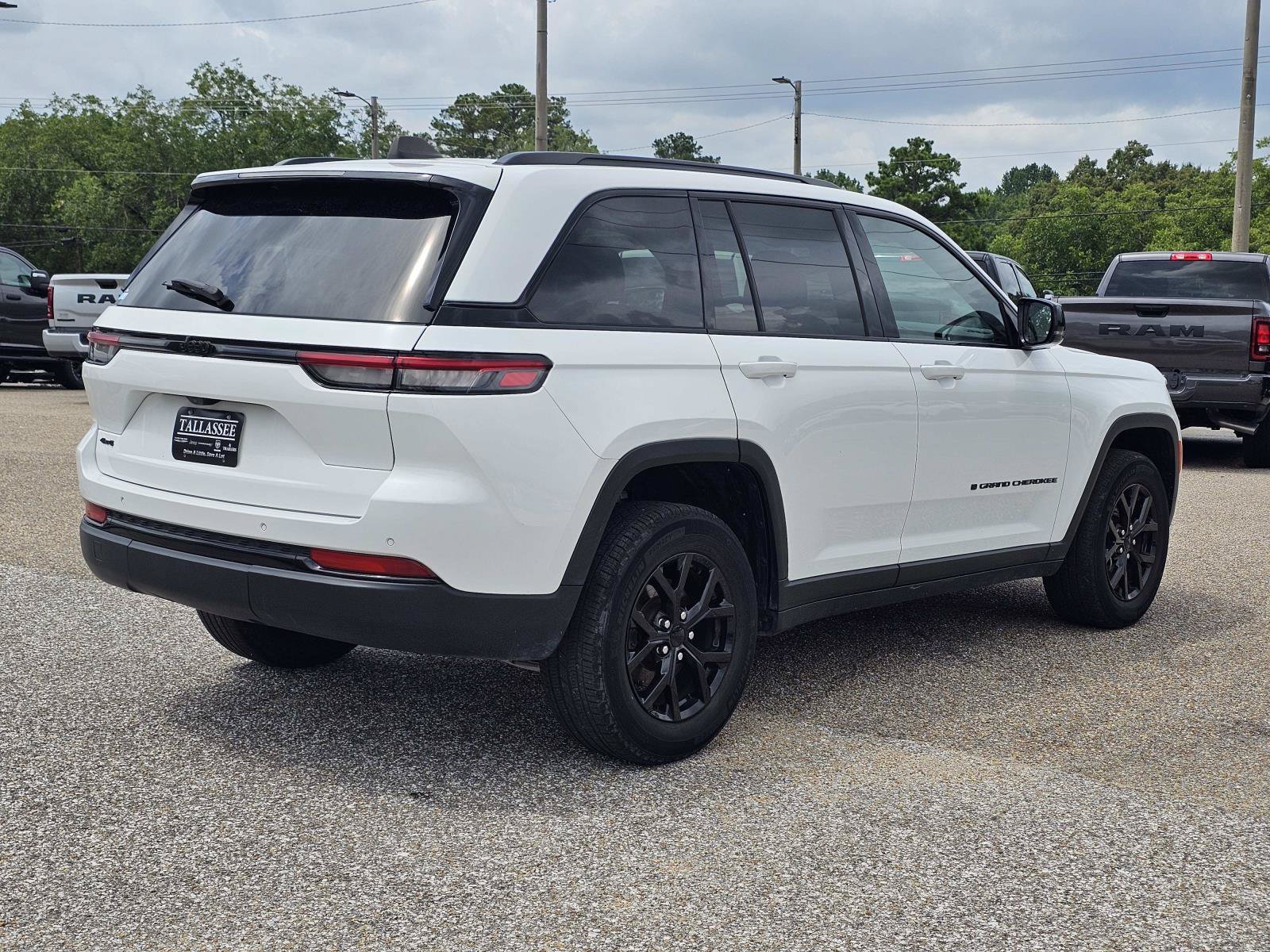 2024 Jeep Grand Cherokee Altitude - Photo 8
