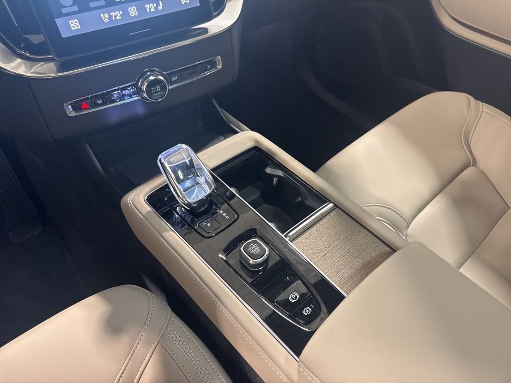 2026 Volvo XC90 Plus - Photo 14