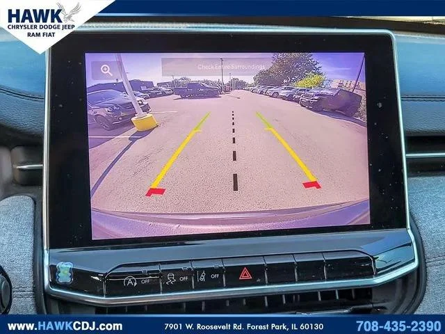 Used 2022 Gray Jeep Latitude Lux image 11