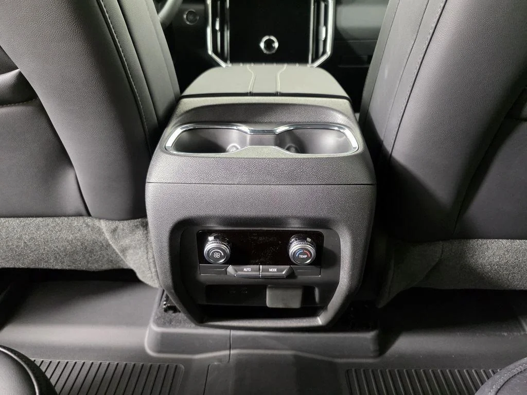 2025 GMC Acadia Elevation - Photo 18